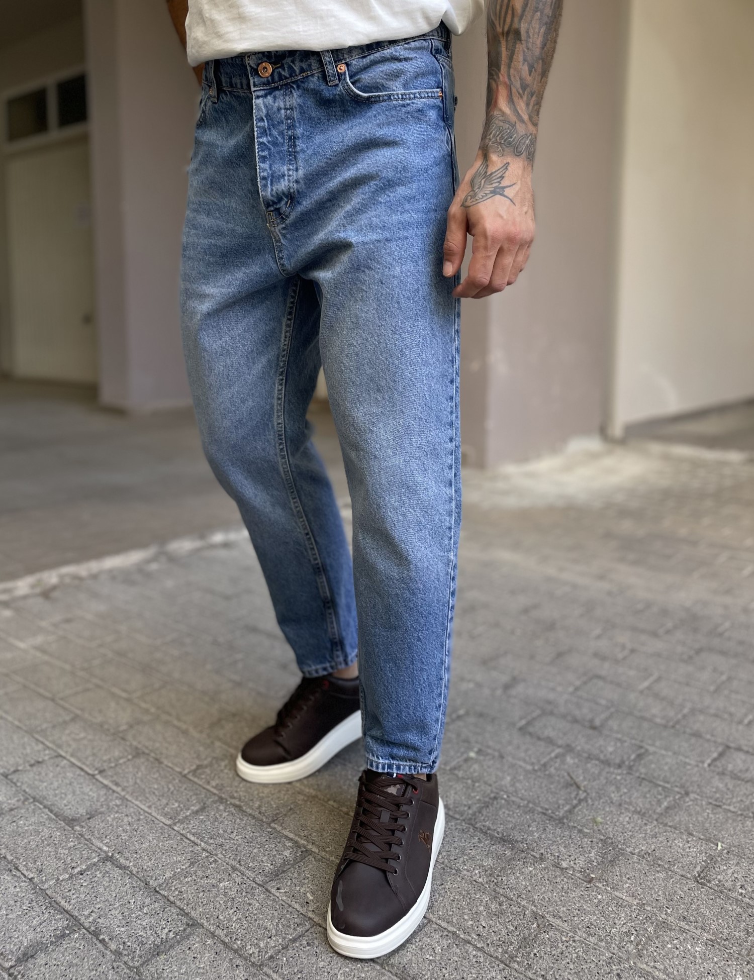 Ανδρικό μπλε ανοικτό loose τζιν πεντάτσεπο με φθορές WE2909 φωτογραφία